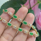 14K Yellow Gold 2.75ct Emerald and 0.24ct Diamonds Necklace.