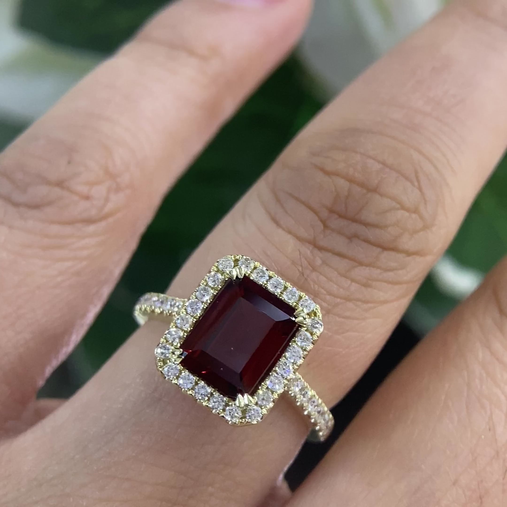14K Yellow Gold Garnet & Diamond Ring – 2.67CT Garnet / 0.39CT Diamonds | DC-E13883-2