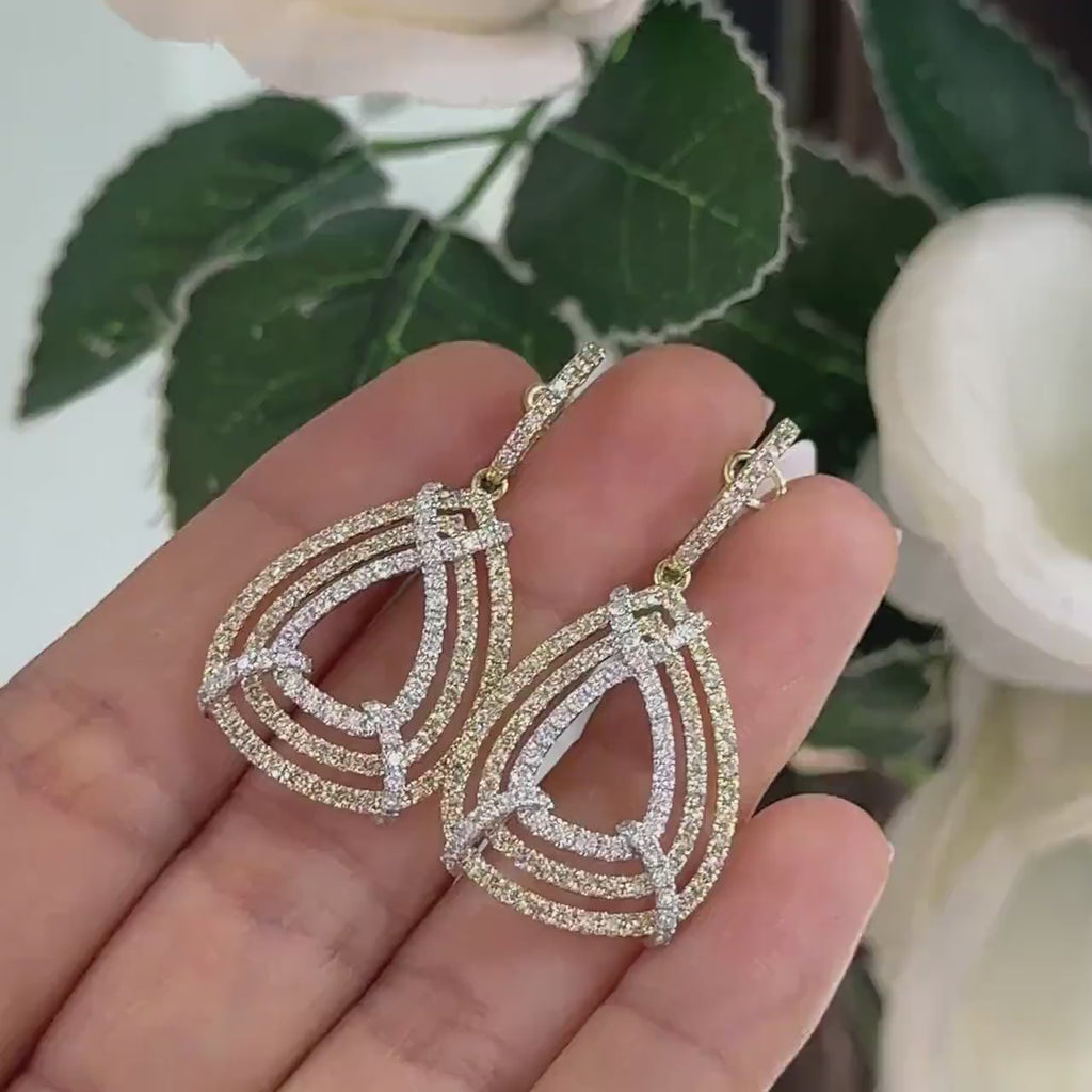 14Kt Yellow Gold & White Gold Earrings with 2.83ct in diamonds. G-H ,SI.    DC-E134909 ILTJ