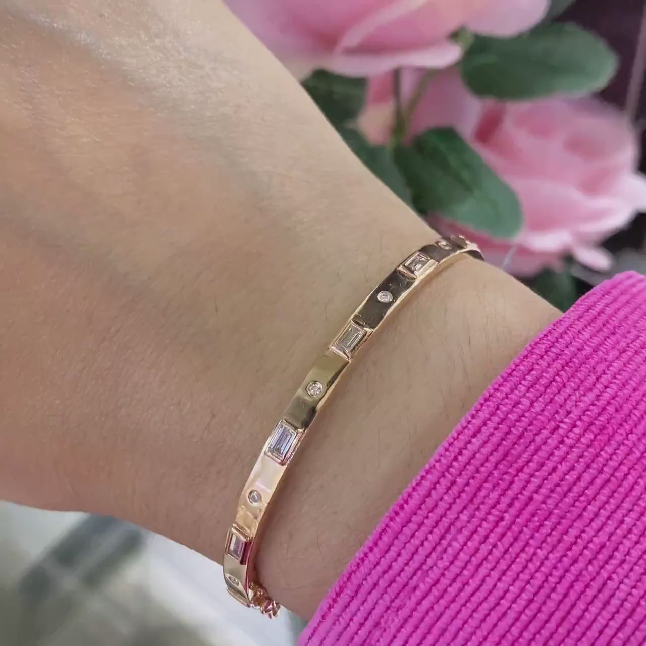 14K Rose Gold Bangle with 0.95ct Natural diamonds.